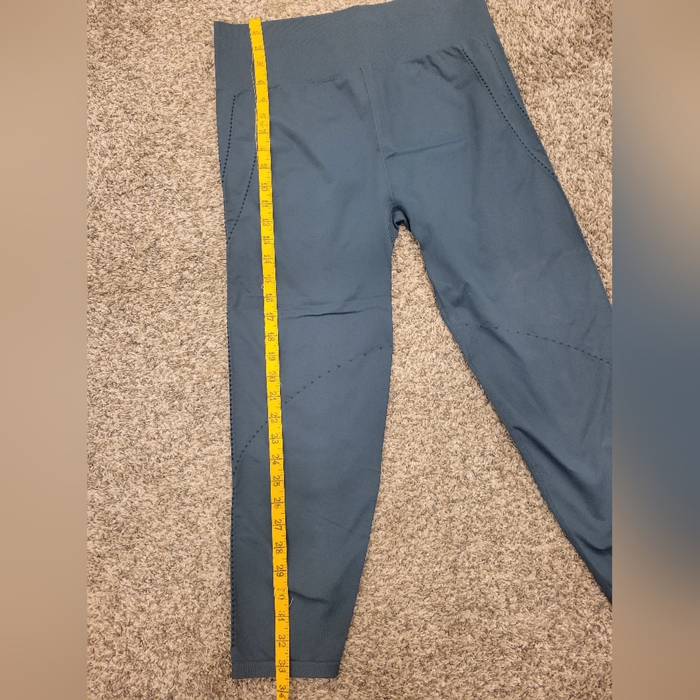 Fabletics Leggings - Picture 5 of 6